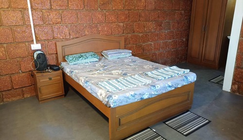 Room, 3 Bedrooms