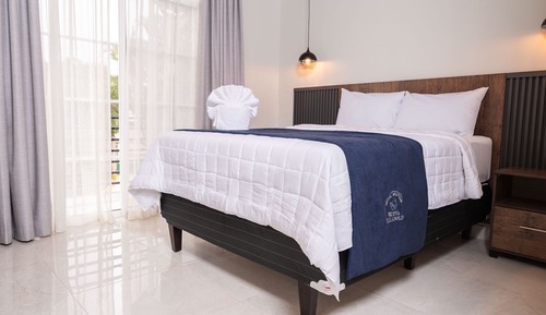 Deluxe Room, Balcony