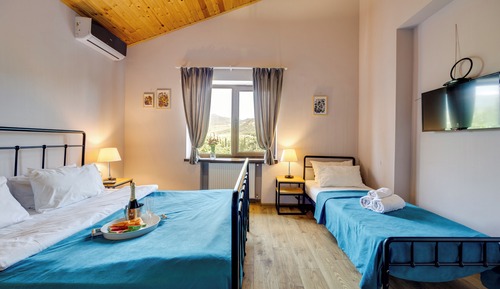 Family Triple Room, Mountain View