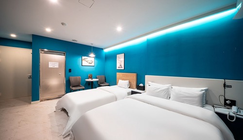 Deluxe Twin Room, City View