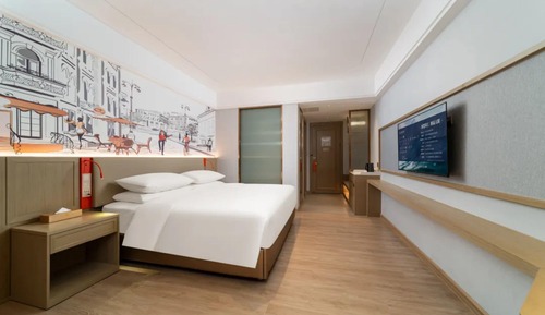 Superior Single Room, City View