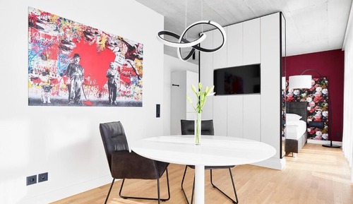 Apartment 21