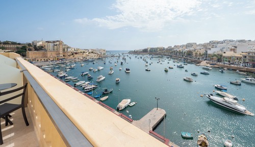 Single Room, Sea View