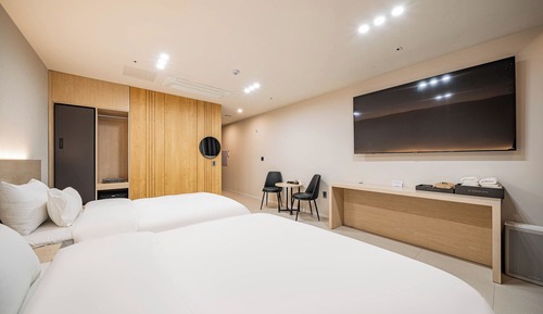 Deluxe Twin Room, City View