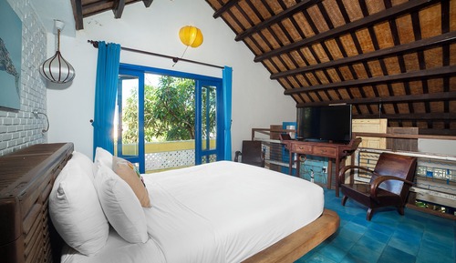 Family House, Garden View