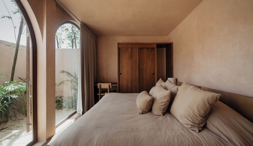 Apartment (B108 - Intimate garden with private j)