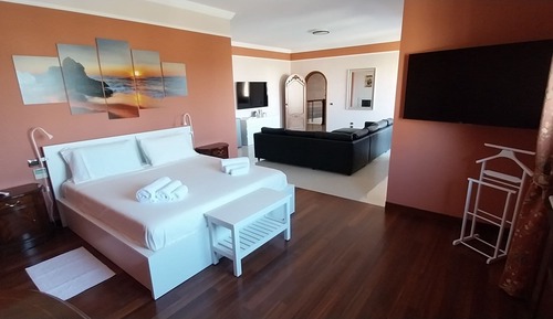 Royal Quadruple Room, Garden View