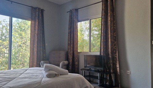 Deluxe Room, Balcony, Courtyard View