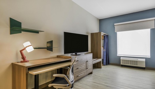 Studio, 1 King Bed, Accessible (3x3 Shower)