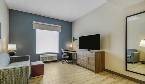 Suite, 2 Queen Beds, Accessible, Bathtub