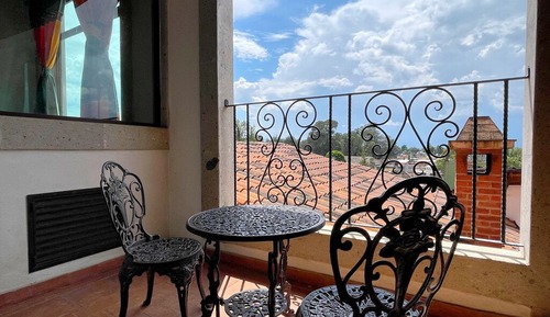 Junior Suite, Partial Lake View