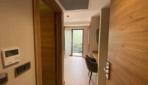 Economy Room