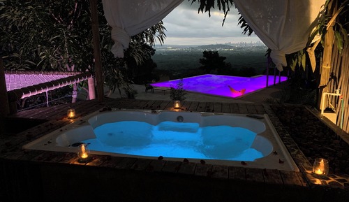 Romantic Chalet, City View
