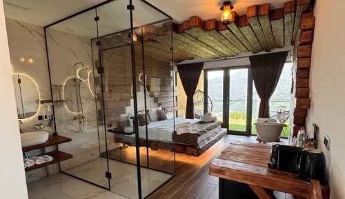 Deluxe Double Room, Balcony, Mountain View