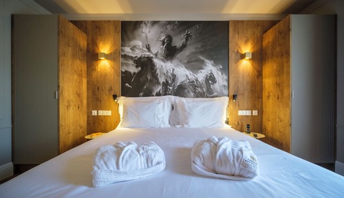 Deluxe Double or Twin Room