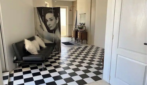 Deluxe Studio
