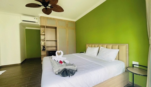 Classic Villa, 4 Bedrooms, Ensuite, City View
