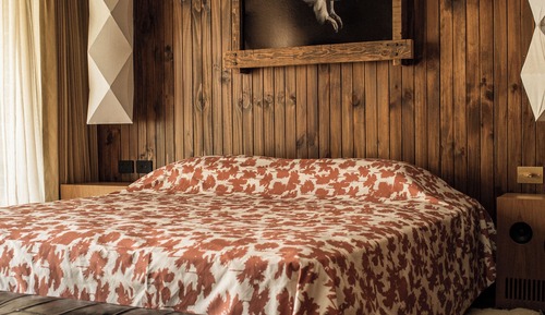 Basic Studio, Garden View