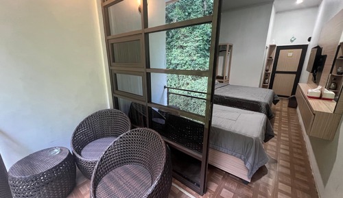 Deluxe Suite Room, 1 King Bed + 1 Single Bed