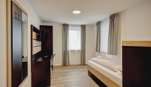 Basic Studio, 1 Twin Bed
