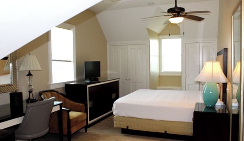 Oak Cottage Room 303