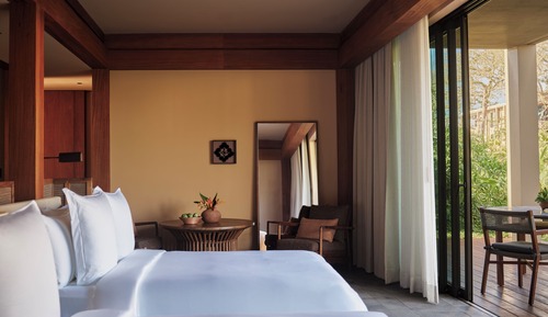 Studio Suite, 2 Queen Beds, Poolside