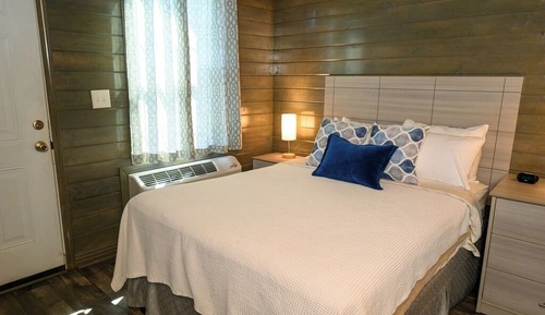 Junior Cabin
