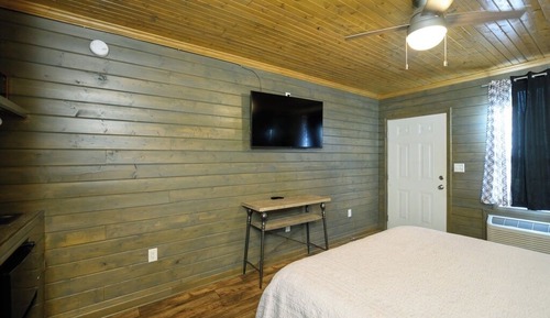 Club Cabin