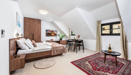 Deluxe Studio Suite
