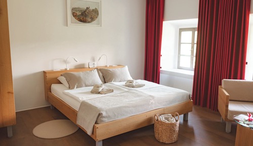 Deluxe Double Room (6)