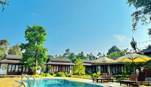 Luxury House, Garden View