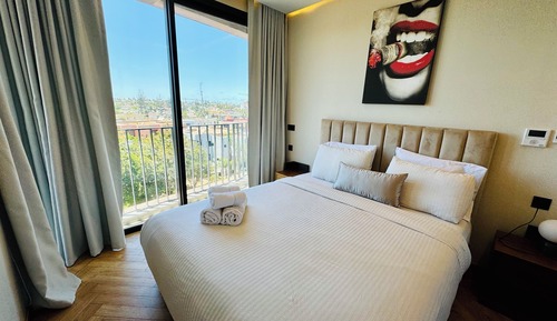 Luxury Apartment, Balcony, City View