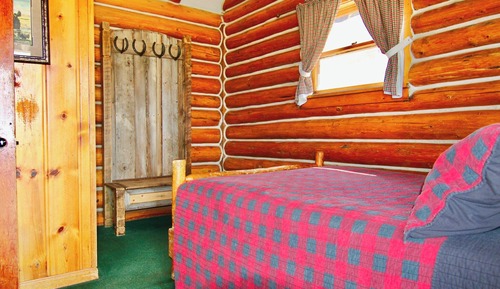 Cabin, 2 Double Beds (Rustic, bathroom)