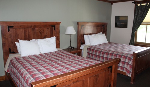 Room, 2 Queen Beds (Warren Wing, Full Bathroom)