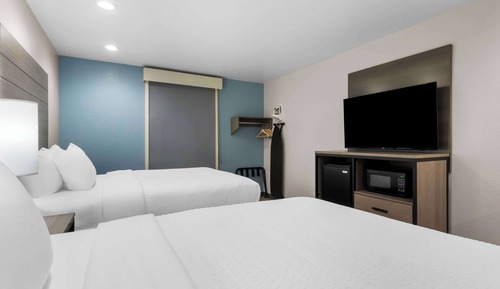 Room, 2 Queen Beds, Non Smoking