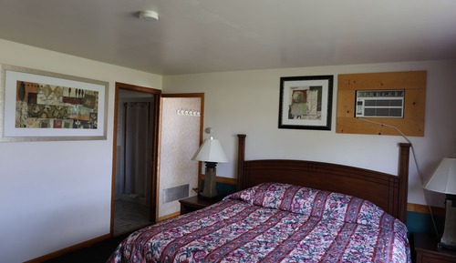 Basic Room, 1 King Bed