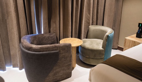 Deluxe King Suite