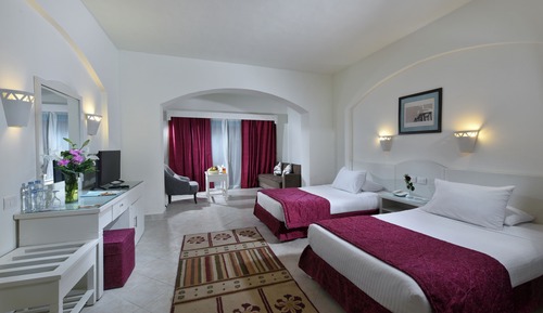 Standard Room, Balcony, Pool View