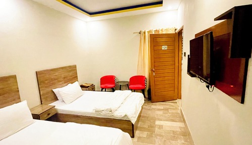 Deluxe Double or Twin Room, Multiple Beds, Non Smoking, Private Bathroom