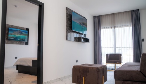 Deluxe Studio Suite