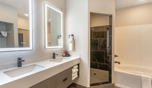 Suite, Multiple Beds, Accessible, Non Smoking