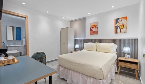 Comfort Room, 1 Queen Bed, Non Smoking, Private Bathroom