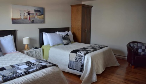 Double Room, Ensuite (Two Double Beds)