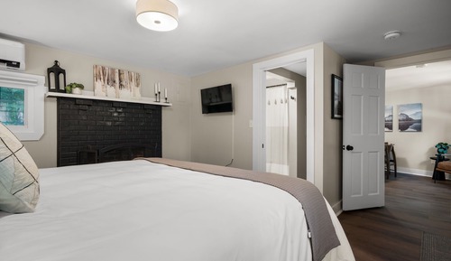 Executive Room, 1 King Bed, Non Smoking, Kitchenette