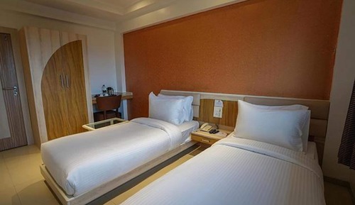 Luxury Suite