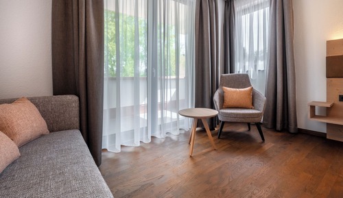 Double Room with Balcony & Extra Bed