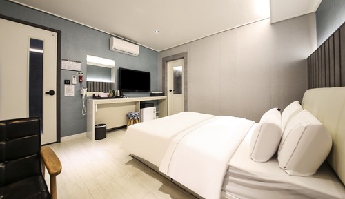 Junior Suite, City View