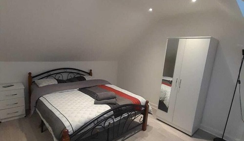 Deluxe Double Room with shower