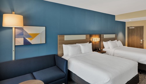 Suite, 2 Queen Beds, Accessible Bathtub (Mobility)