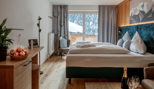 Superior Room, 1 Bedroom, Mountain View